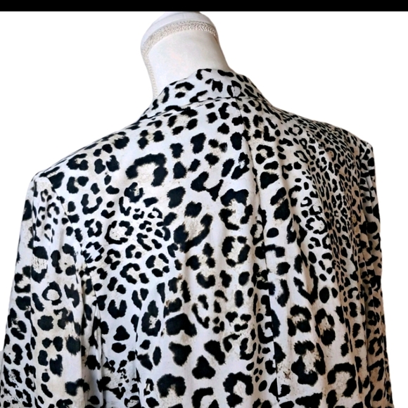 Chico's women's animal print blazer sz medium/2 - Picture 2 of 7